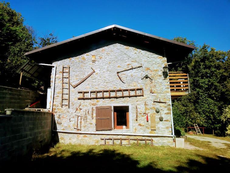 Hotel Il Pettirosso Castellamonte Esterno foto