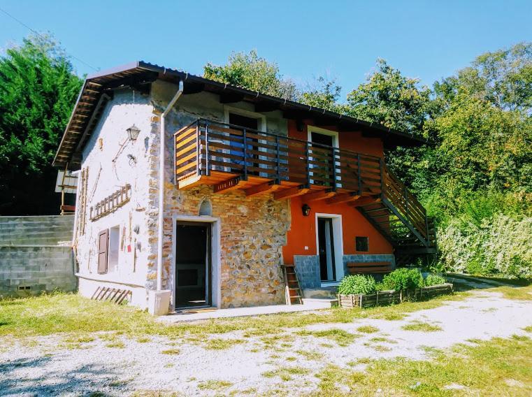 Hotel Il Pettirosso Castellamonte Esterno foto